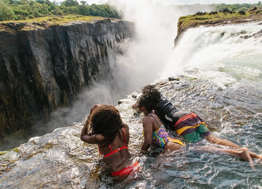 Booking activities in Victoria Falls: what to check before you pay